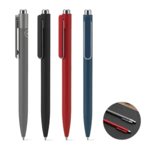 KYLIE. Esferográfica em alumínio 94% reciclado com clipe inovador e escrita em azul